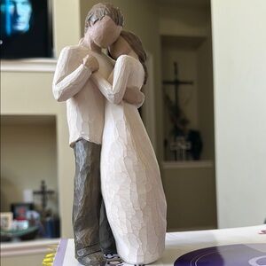 Willow Tree Embrace Figurine - Cream and Brown